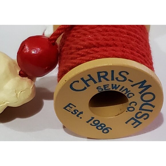 Hallmark POPCORN MOUSE Christmas Ornament Chris Mouse stringing cranberries 1986 - Picture 9 of 9
